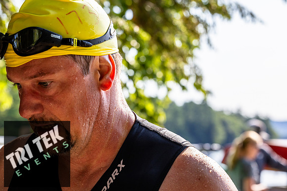 7E7A4898